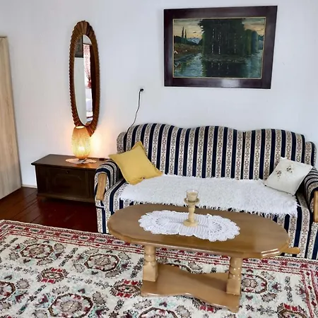 A Little Paradise Pale